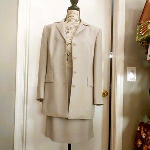 PRESTON & YORK 2 PIECE BIEGE SUIT, SIZE 10